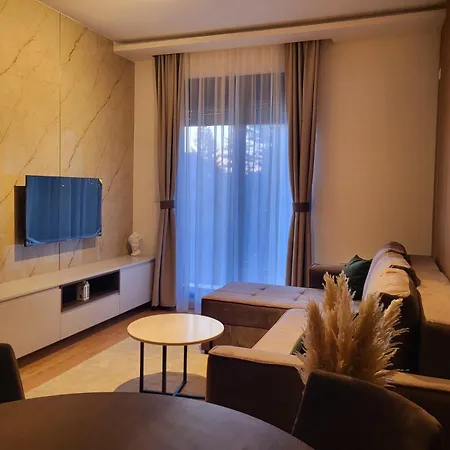 San Titova * זלאטיבור